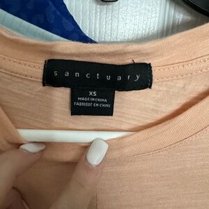 Xs cute peach colored shirt